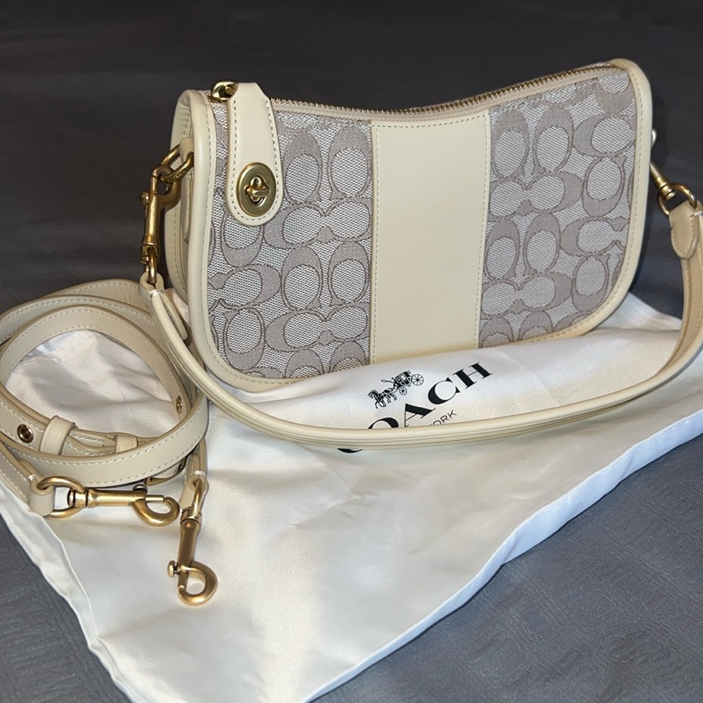 Coach Swinger 20
